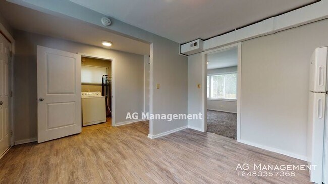 Foto del edificio - 2215 Delton Ct