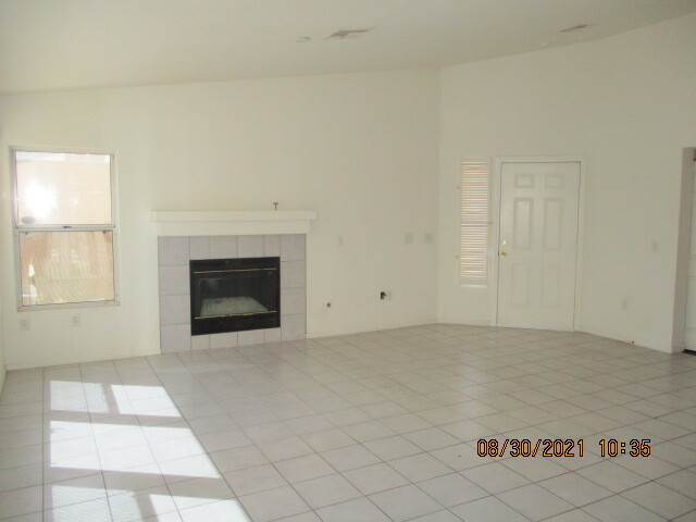 Building Photo - 1472 Creslow Ct