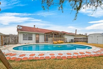 Building Photo - 6630 Harpers Dr