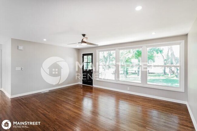 Foto del edificio - 2923 Hillhurst Dr