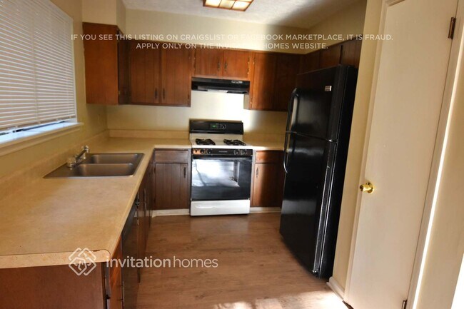 Building Photo - 511 Pebble Creek Dr