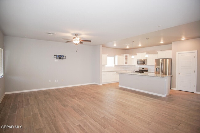 Building Photo - 14808 Pebble Hills Blvd