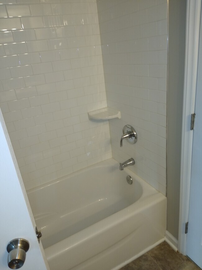 Foto del edificio - 506 Brantley Dr