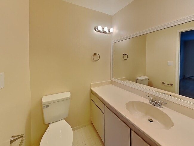 Photo - Upstairs Corner Unit 2/1.5 Condo Available Now!