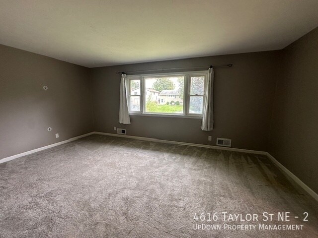 Foto del edificio - 4616 Taylor St NE