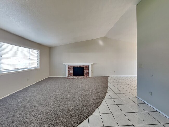 Building Photo - 24091 Roseleaf Pl