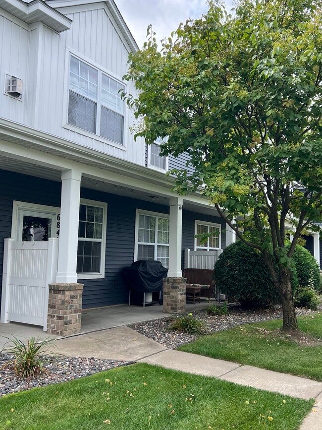 Building Photo - 6841 Narcissus Ln N