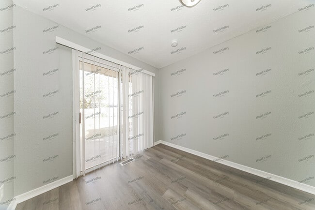 Foto del edificio - 3005 SW 54th St