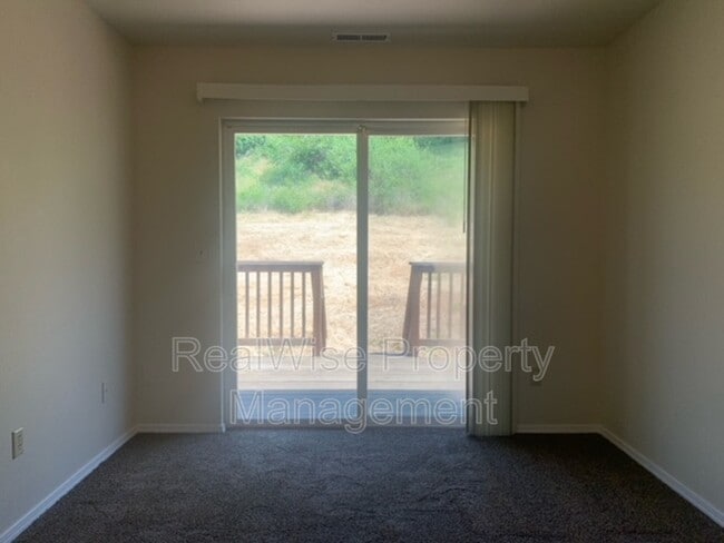 Building Photo - 1820 NE Foothill Blvd