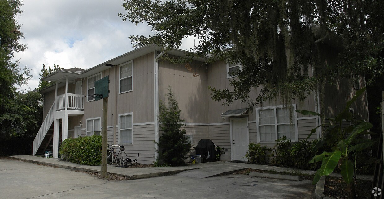 Foto principal - 102 NW 9th Ter