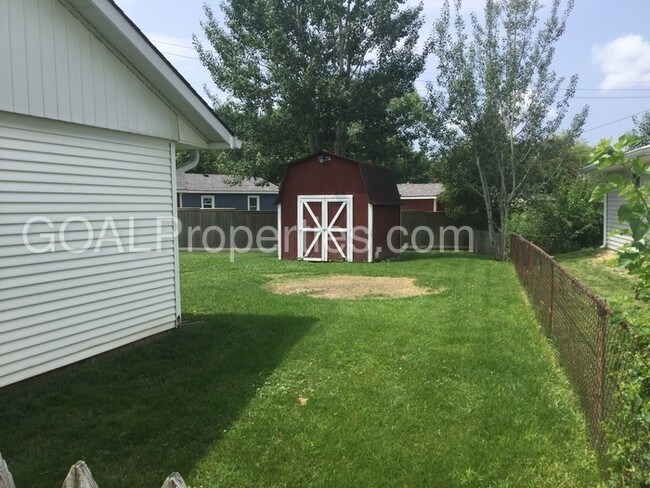 Building Photo - 808 Delbrook Dr