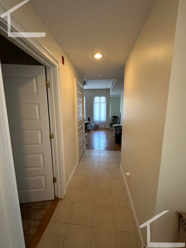 Foto del edificio - 2 Bedroom Now Available Right in Allston