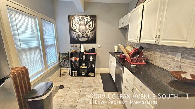 Foto del edificio - 3009 Colfax Ave South