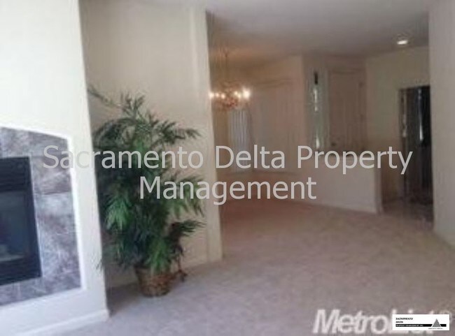 Building Photo - Gorgoeus Pocket Home in Gated Community!