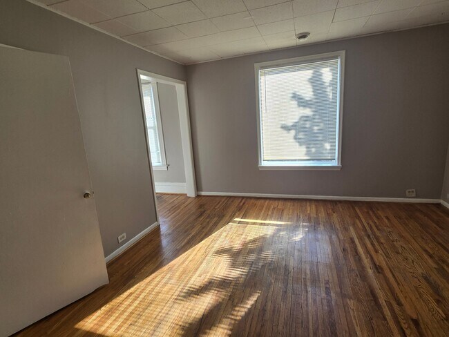 Foto del edificio - 3105 N Girard Ave