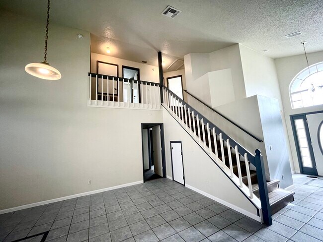 Building Photo - 8623 Knottingham Dr