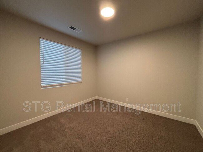 Foto del edificio - 3968 Fossil Way