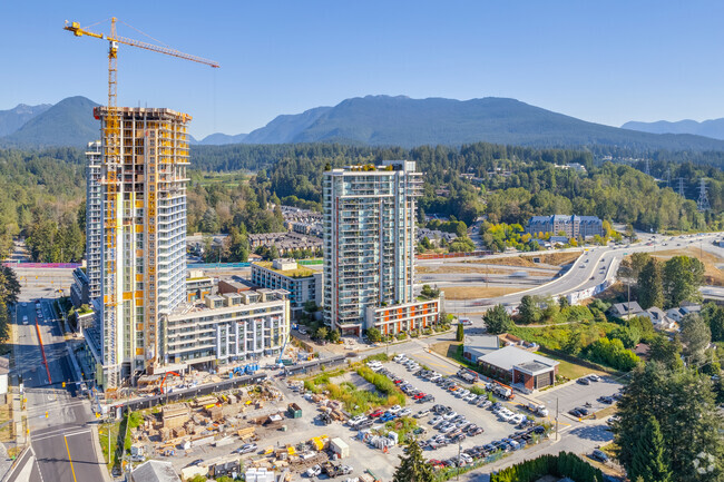 Building Photo - BEACON AT SEYLYNN VILLAGE