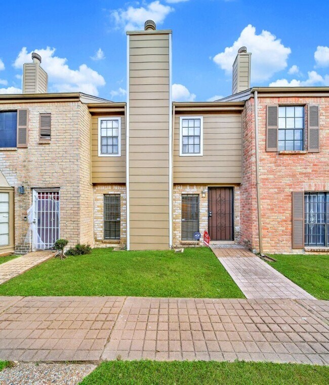 Foto del edificio - 9901 Sharpcrest St