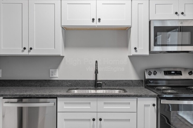 Photo - 400 Gallery Ln Townhome