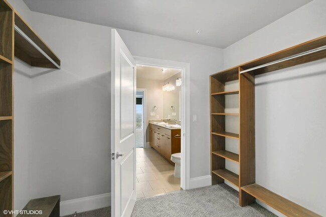 Foto del edificio - Luxury Meets Location – Prime 1 Bed Near H...
