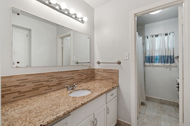 Foto del edificio - 5110 Hialeah Dr