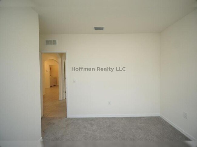 Building Photo - Spacious 4-Bedroom Home with 2-Car Garage in Wesley Chapel