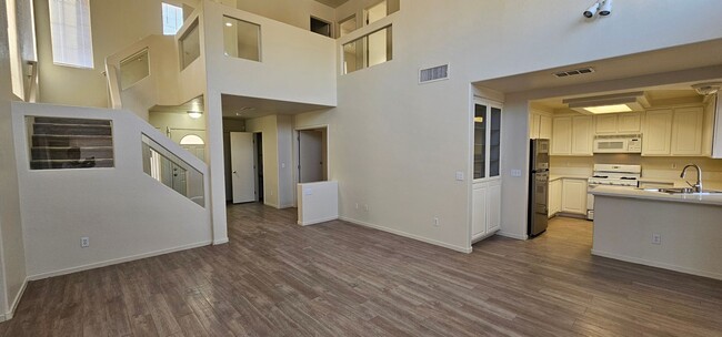 Foto del edificio - Adorable 4 bedroom home in Silverado Terra...