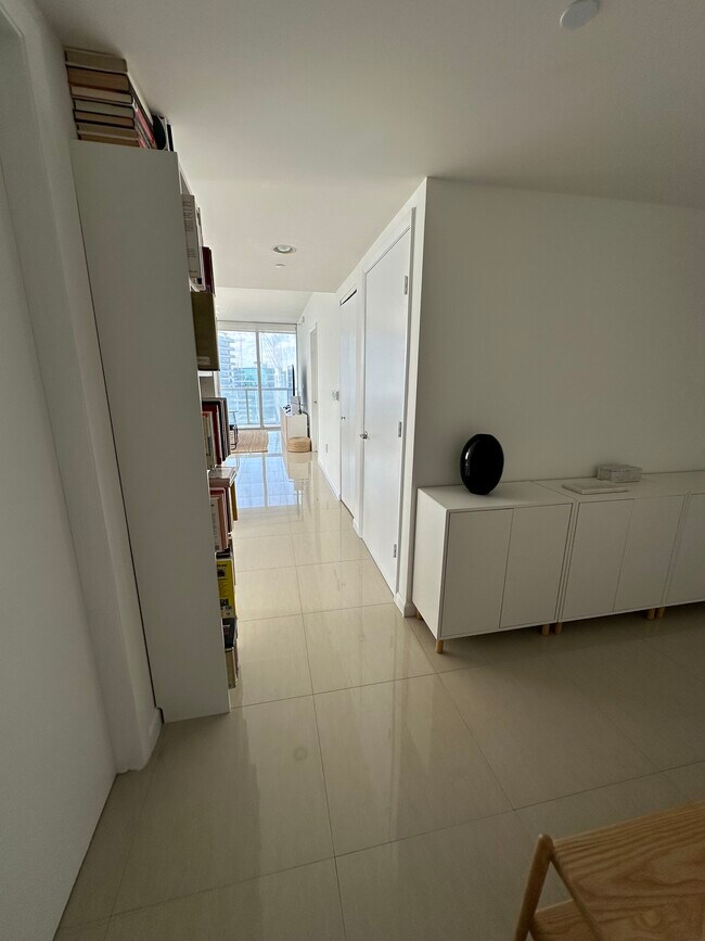 Foto del edificio - 475 Brickell Ave