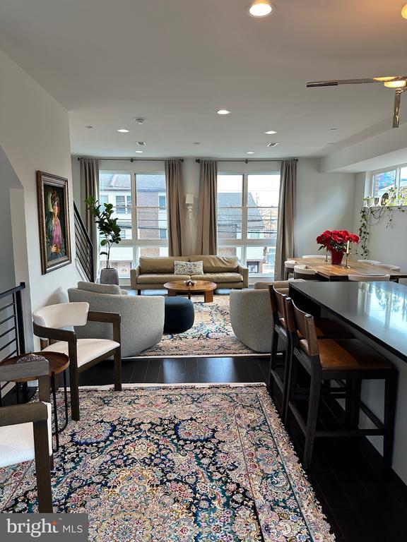 Foto del edificio - 650 N 13th St