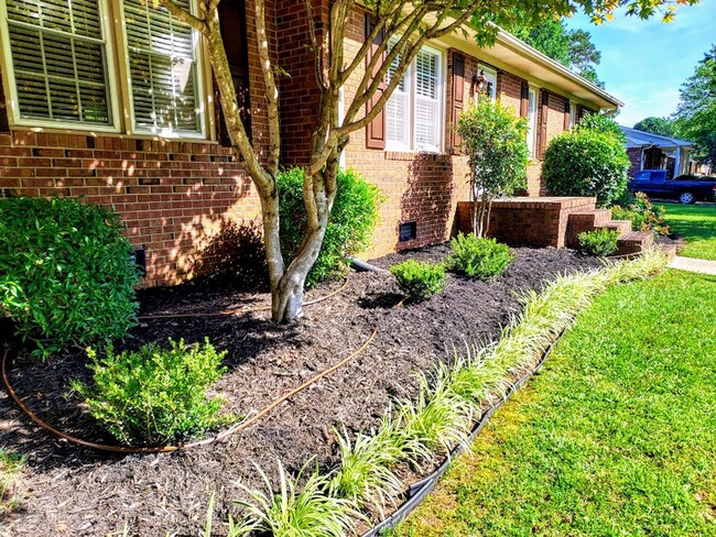 Foto del edificio - 3 Bedroom Brick Home