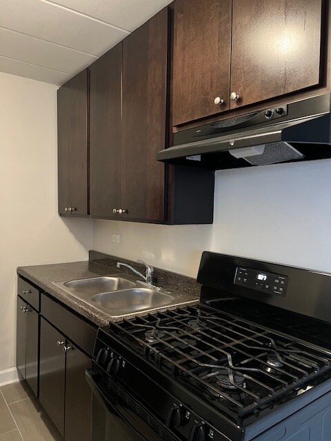Building Photo - 7301 Ridge411