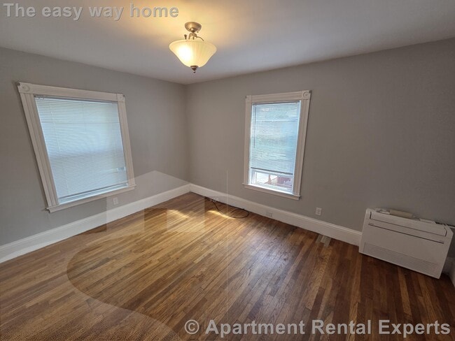 Building Photo - 26 Rogers Ave