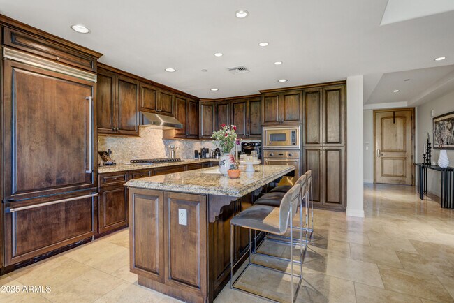Foto del edificio - 7181 E Camelback Rd