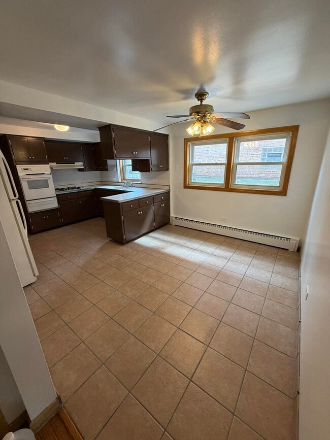 Photo - 4431 N Newcastle Ave Apartment