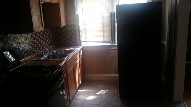 Foto del edificio - 1665 Cliffview Rd