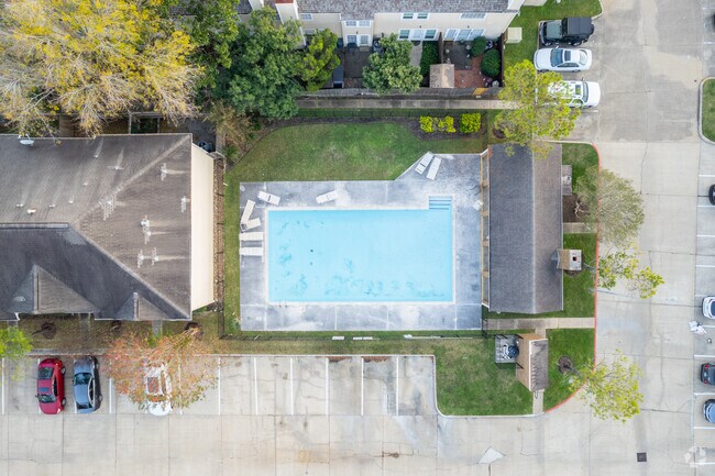 Lookdown de la piscina - Reflections On Gentryside Townhomes
