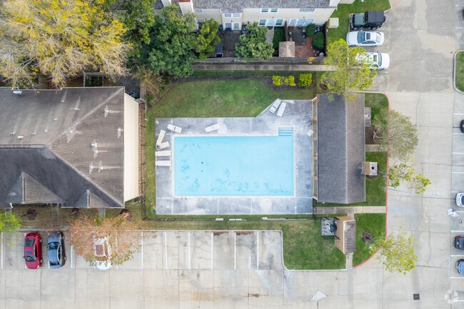 Pool Lookdown - Reflections On Gentryside Townhomes