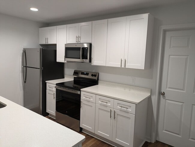Building Photo - 210 Charleston Dr