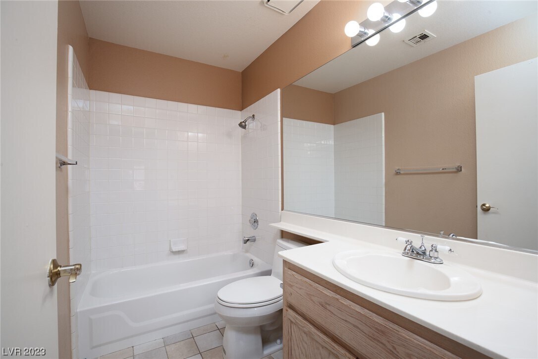 Building Photo - 3435 Creek River Dr