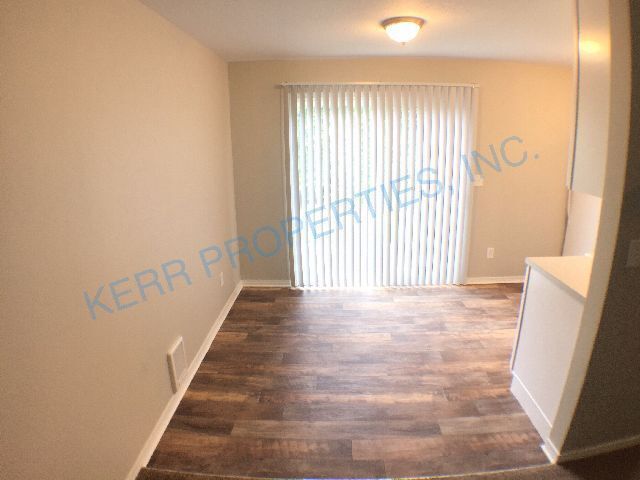 Foto del edificio - 17920 SE Stark St