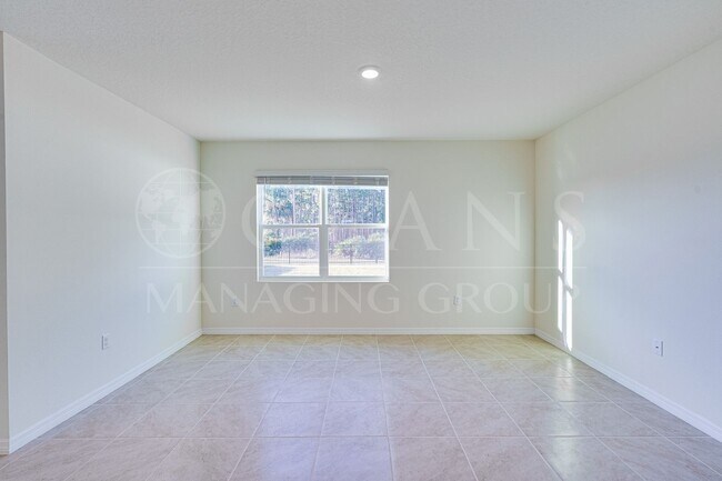 Foto del edificio - Never Lived in 4 Bed, 2 Bath Ormond Home with Upgrades and a Fenced Yard