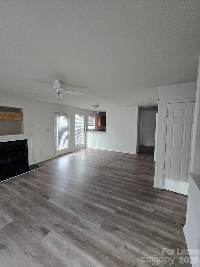 Foto del edificio - 1145 Triece Ln