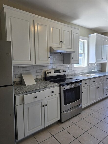 Building Photo - 139 Timson St