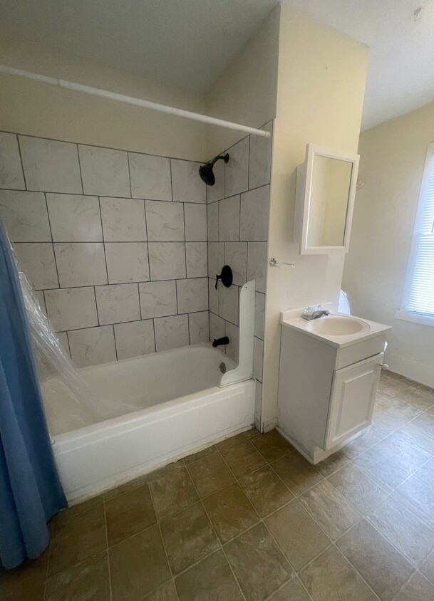 Foto principal - 602 E Dayton St