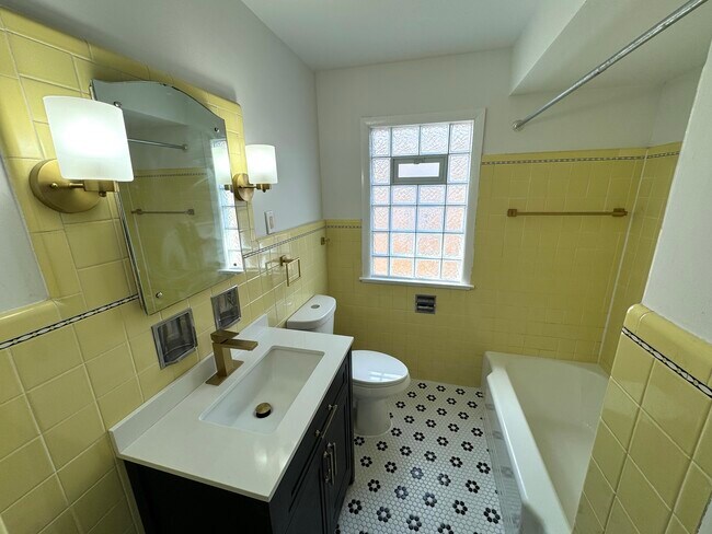 Foto del edificio - 8627 W Burleigh St