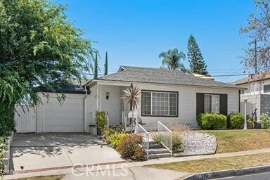 Foto principal - 170 E Floral Dr