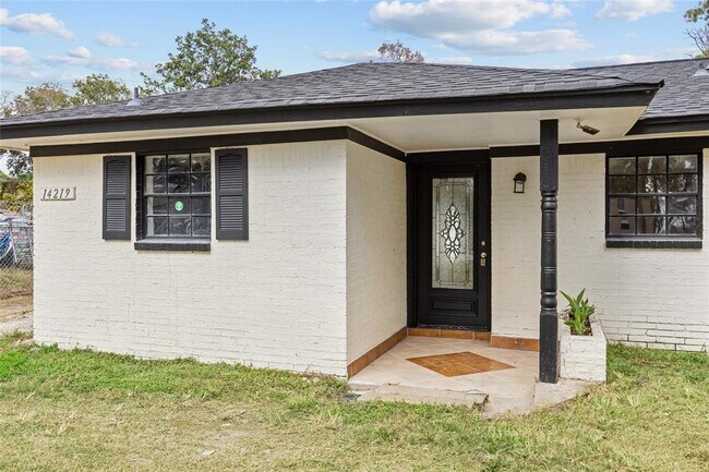 Foto del edificio - 14219 Archwood St