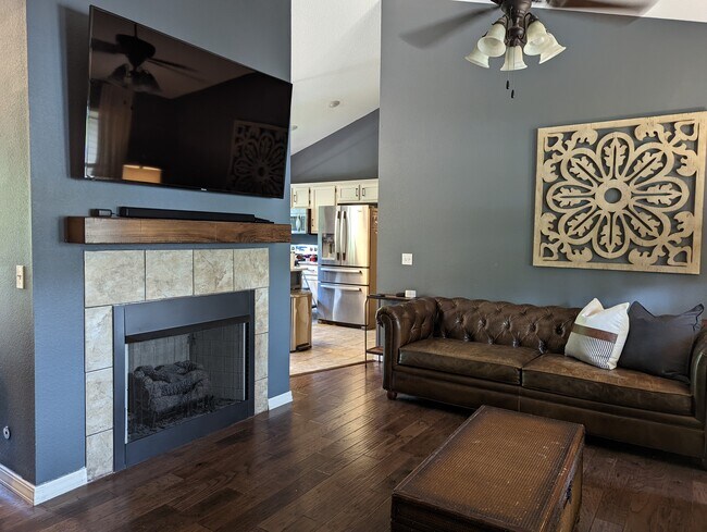 Foto del edificio - 22 Lyndhurst Dr