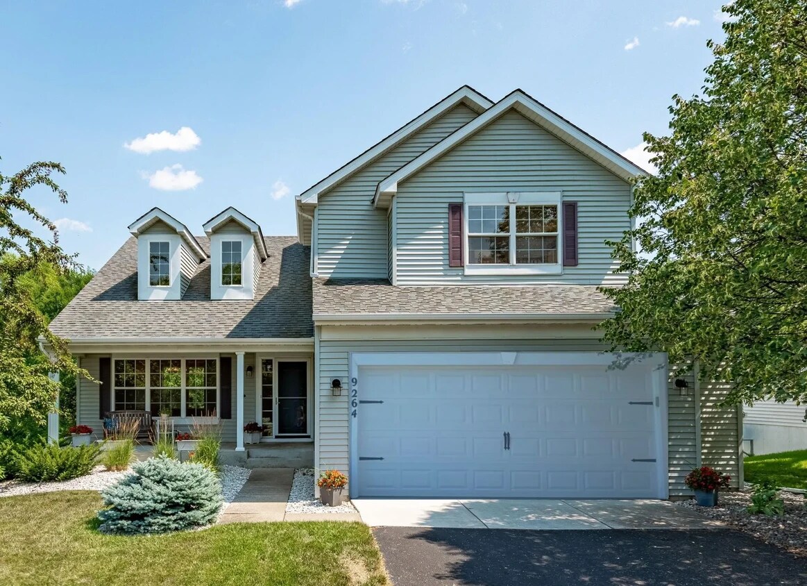 Front Facade - 9264 Peony Ln N